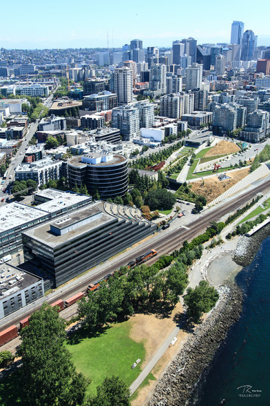 3131 Elliott Ave, Seattle, WA for lease - Aerial - Image 3 of 16