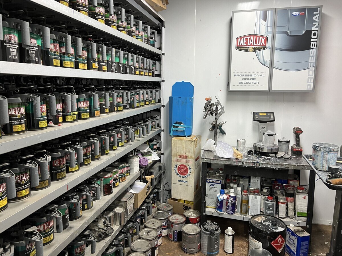 367012 Oceanside Rd W, Oceanside, NY 11572 Auto body and mechanic