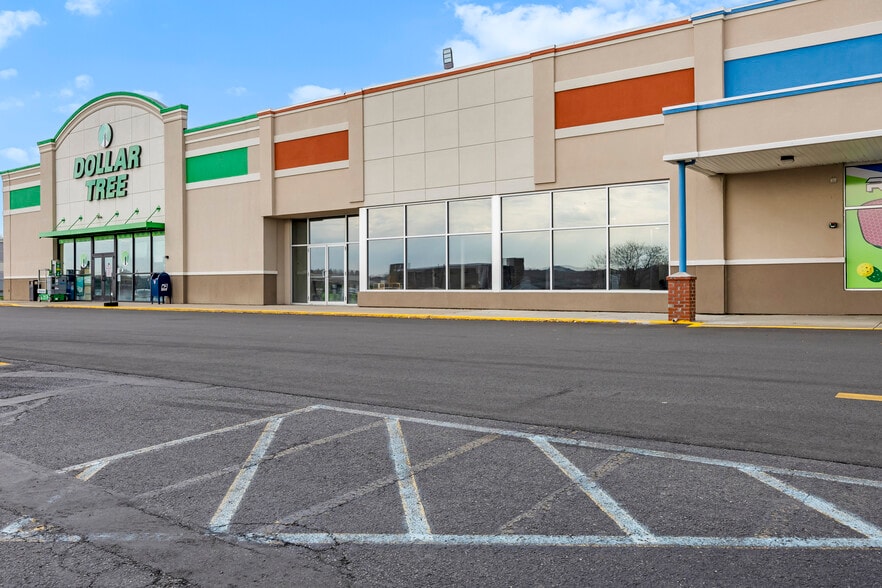 90 Broadway, Menands, NY for lease - Building Photo - Image 3 of 20