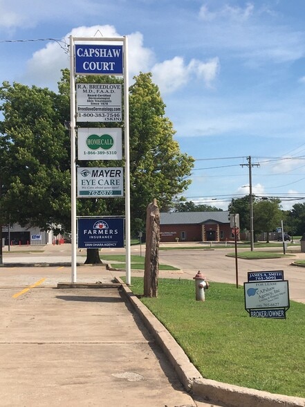 1714-1722 N 4th St, Ponca City, OK for lease - Building Photo - Image 2 of 9