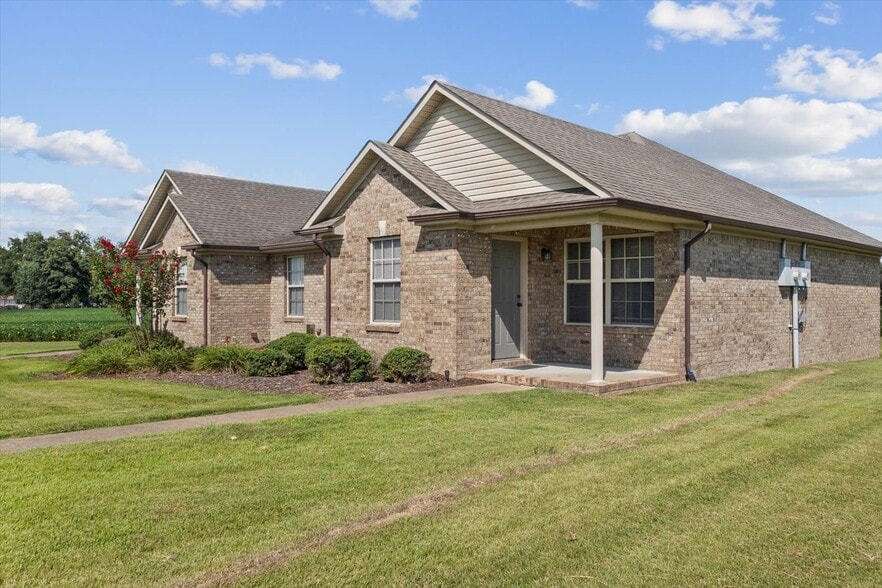 56-71 Mattox Rd portfolio of 8 properties for sale on LoopNet.com - Building Photo - Image 3 of 30