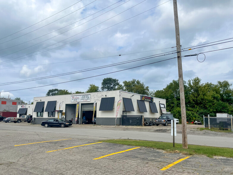 375 E 2nd St, Imlay City, MI for lease - Building Photo - Image 2 of 6