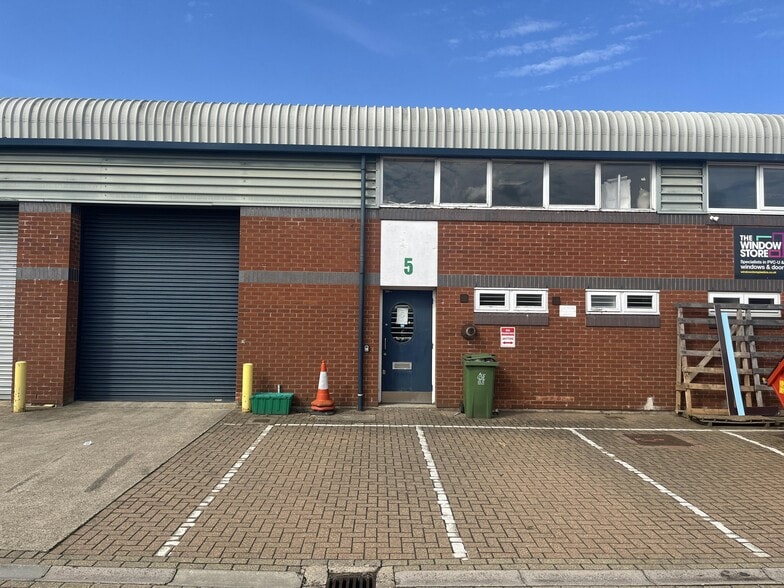 Southern Rd, Aylesbury for lease - Building Photo - Image 1 of 6