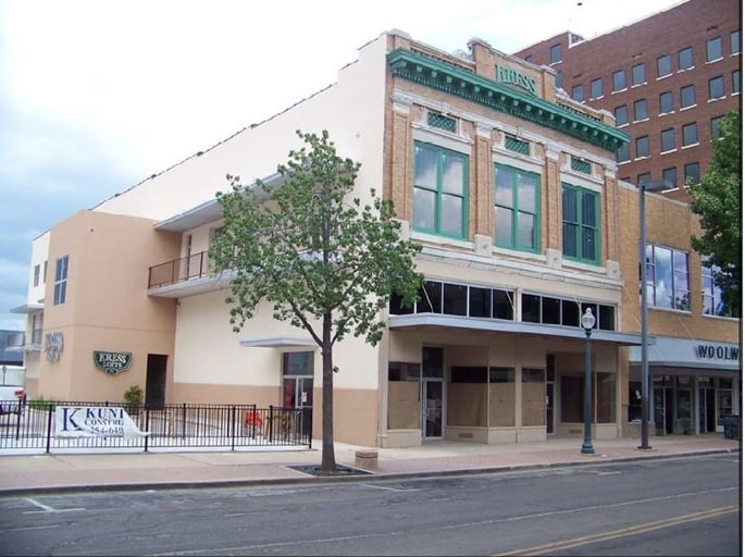 613 Austin Ave, Waco, TX for sale Primary Photo- Image 1 of 24