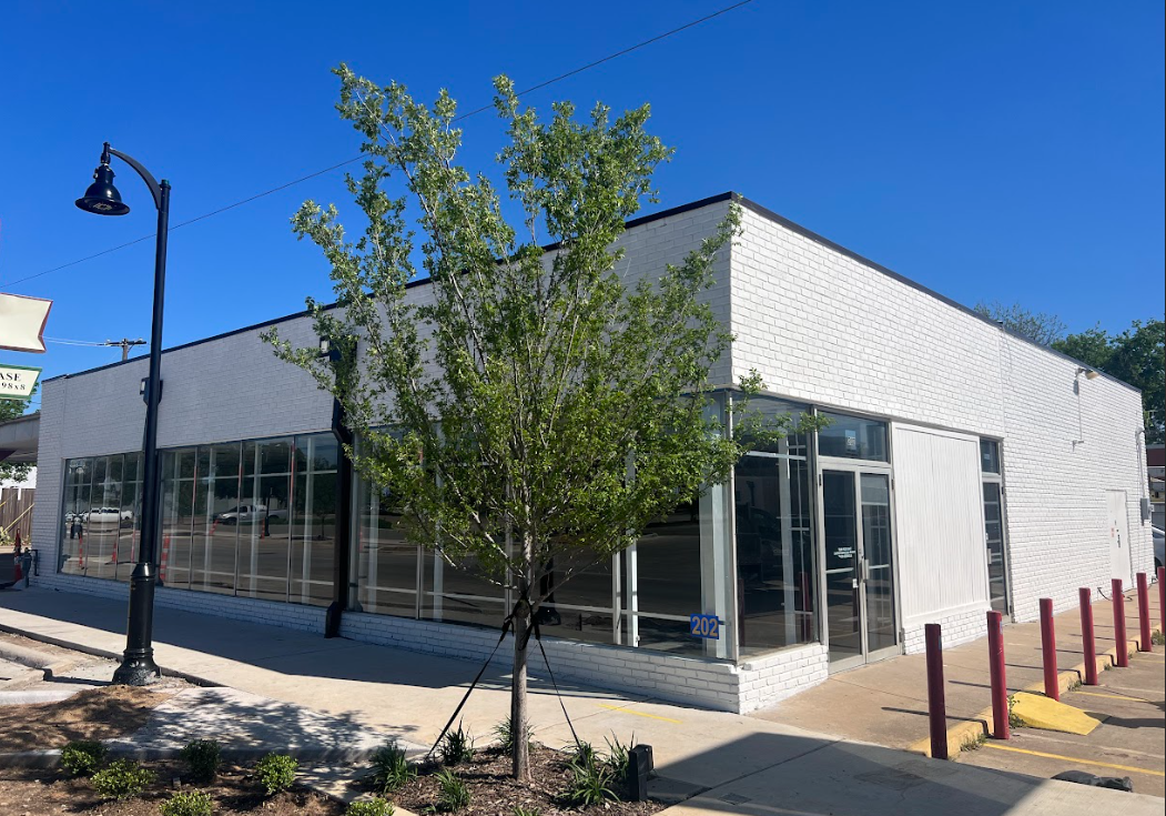 202 E Irving Blvd, Irving, TX for lease Building Photo- Image 1 of 3