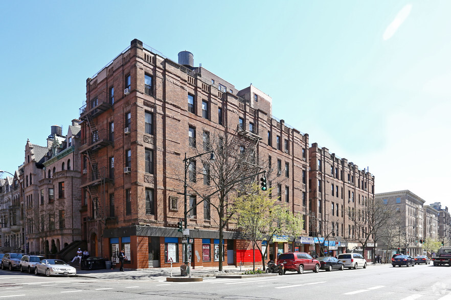 541-555 Columbus Ave, New York, NY for lease - Building Photo - Image 2 of 7