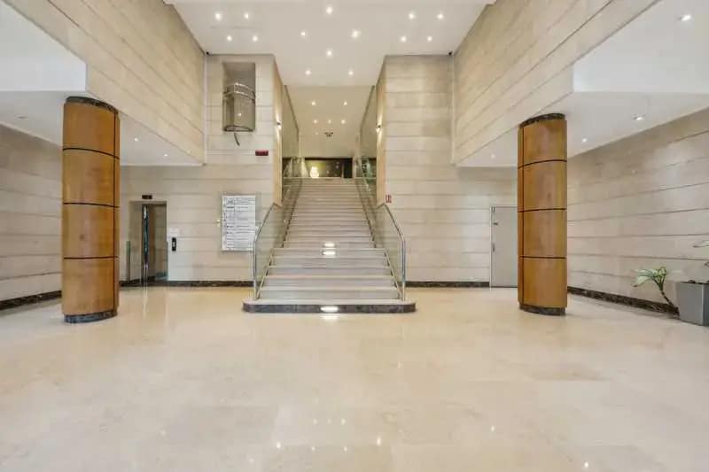 94 Rue De Provence, Paris for lease Interior Photo- Image 1 of 13
