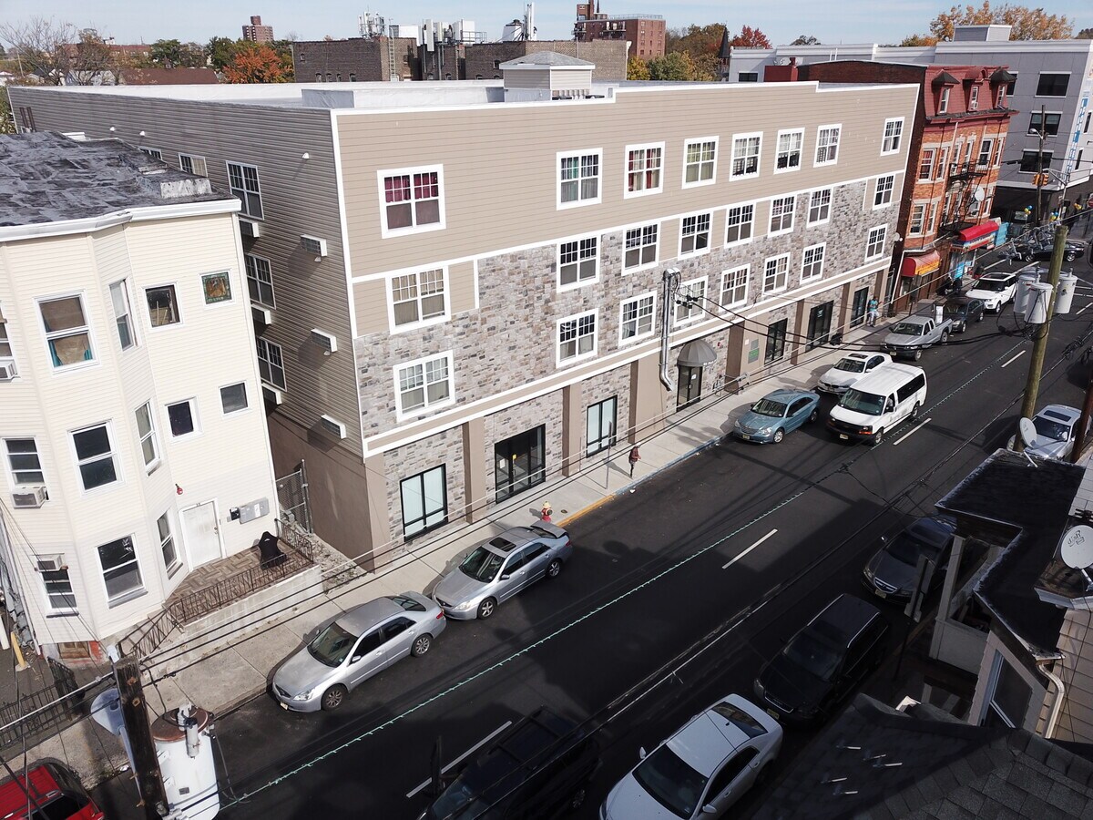 6169 Park Ave, Paterson, NJ 07501