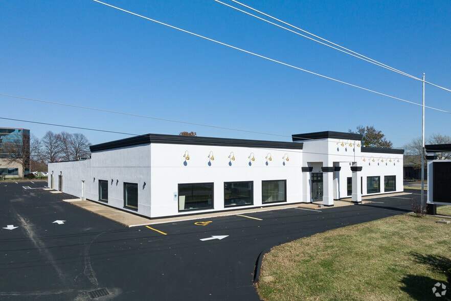 455 Salem Pl, Fairview Heights, IL for lease - Primary Photo - Image 1 of 22