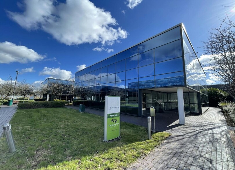 Apple Walk, Swindon for lease - Building Photo - Image 1 of 1