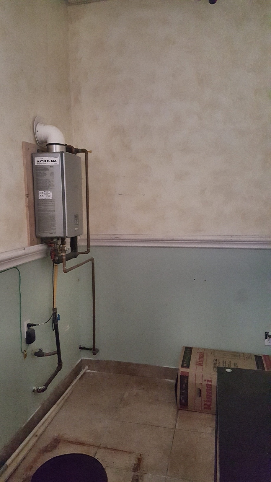 140 W Hillcrest Dr, Thousand Oaks, CA for lease Building Photo- Image 1 of 7