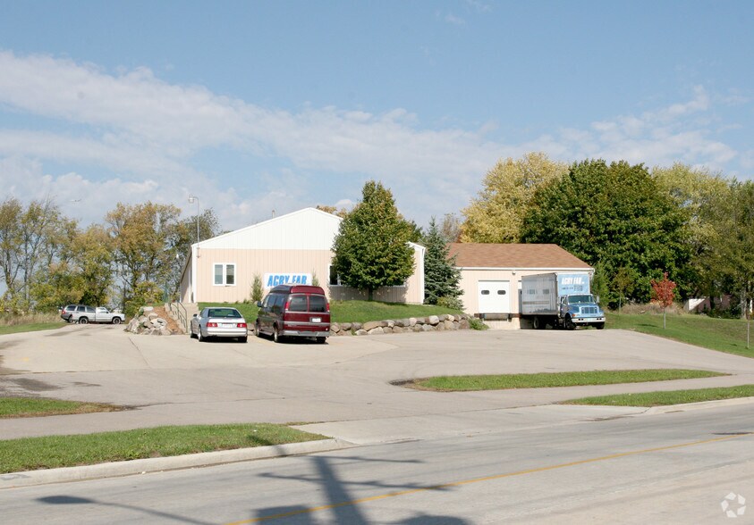 430 Linnerud Dr, Sun Prairie, WI 53590