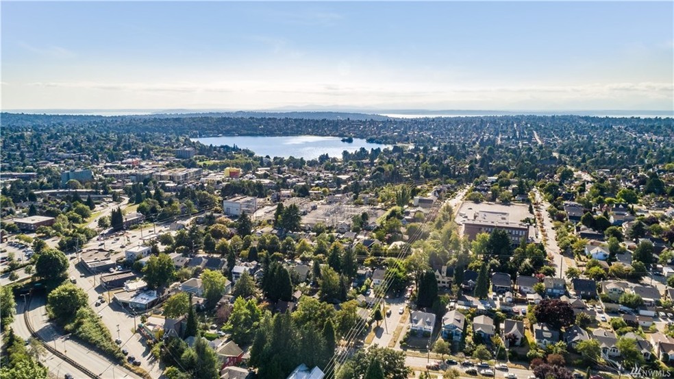 7812 Lake City Way NE, Seattle, WA for sale - Primary Photo - Image 1 of 1