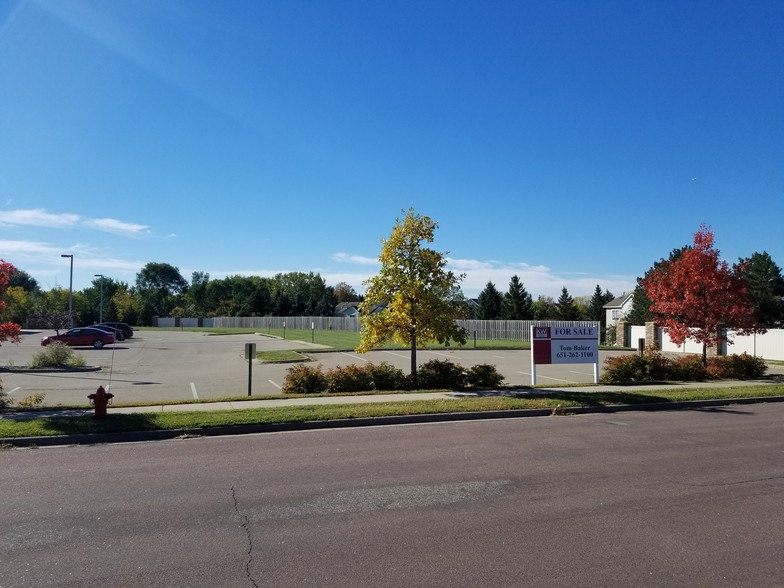 15035 Dove Trl, Apple Valley, MN for sale - Primary Photo - Image 1 of 1