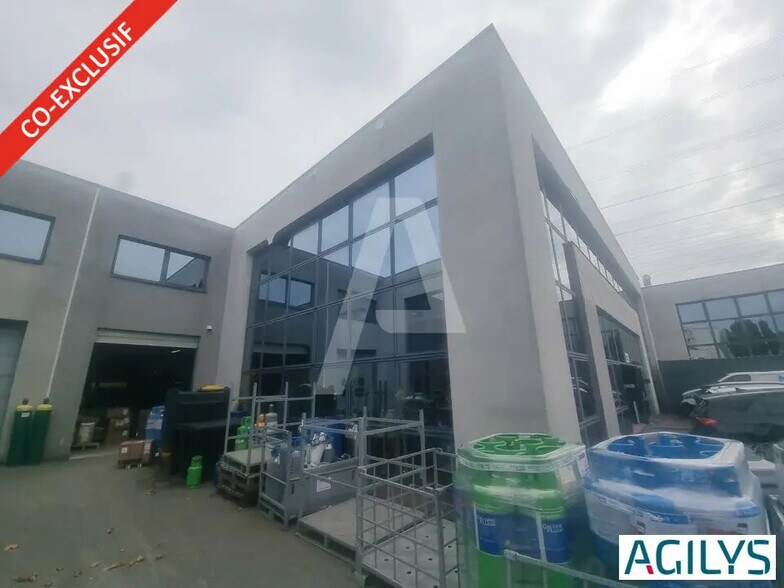 Flex in Palaiseau for sale - Building Photo - Image 1 of 8