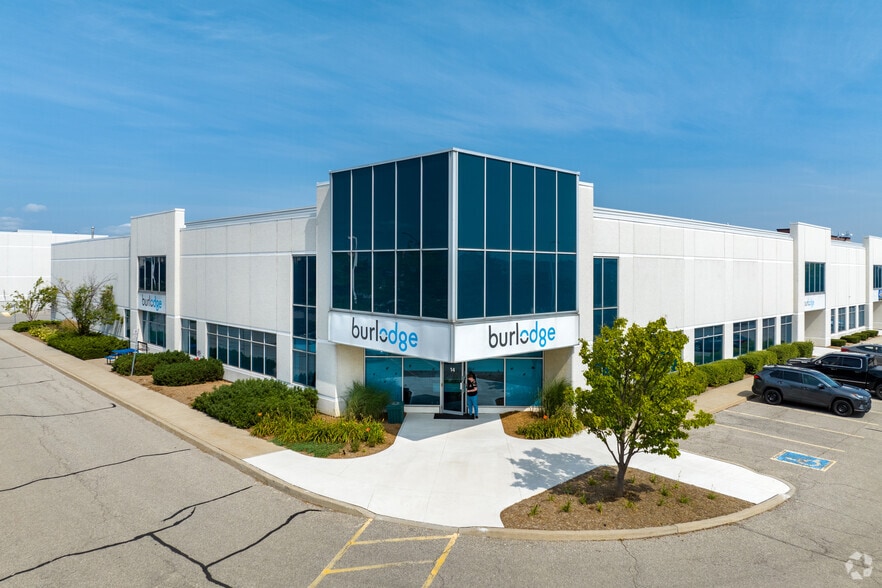 3400 Ridgeway Dr, Mississauga, ON for sale - Primary Photo - Image 1 of 1