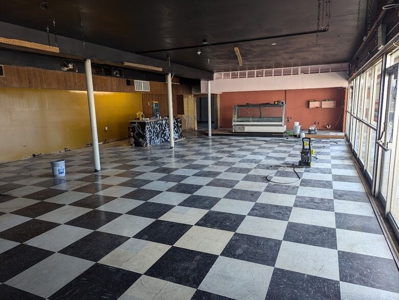 34-36 W Franklin St, Centerville, OH for lease - Interior Photo - Image 2 of 9