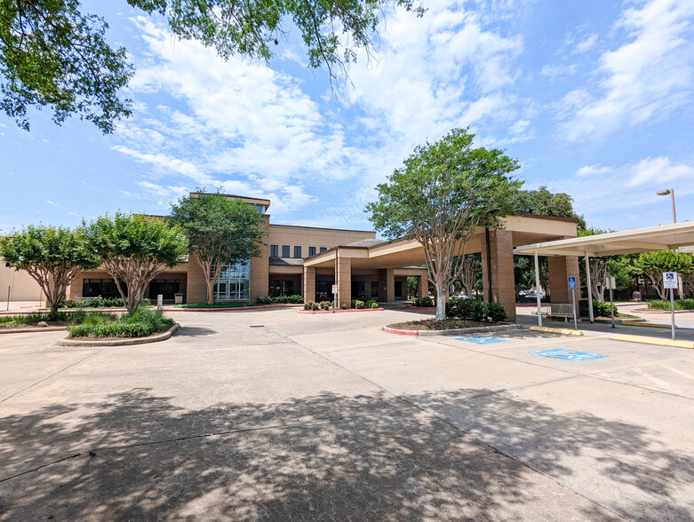 1111 Augusta Dr, Houston, TX for lease - Building Photo - Image 1 of 15