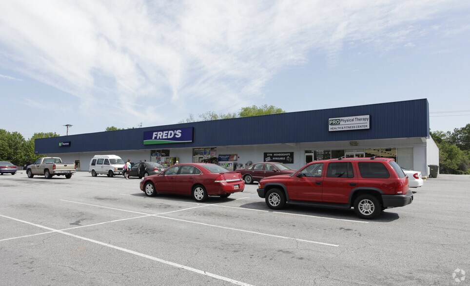 499-535 Laurens Rd, Woodruff, SC for sale - Primary Photo - Image 1 of 1