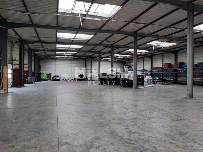 Industrial in Corbas for lease - Interior Photo - Image 2 of 12