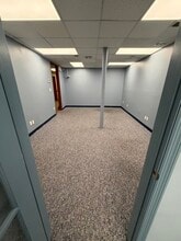 490-520 Hempstead Tpke, West Hempstead, NY for lease Interior Photo- Image 2 of 5