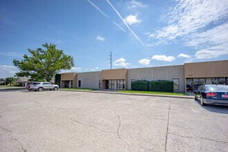800 W Rock Creek Rd, Norman, OK for lease Interior Photo- Image 1 of 22
