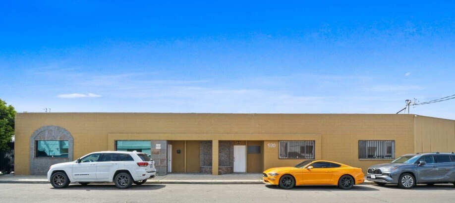 920-922 E Arlee Pl, Anaheim, CA for sale - Building Photo - Image 1 of 34