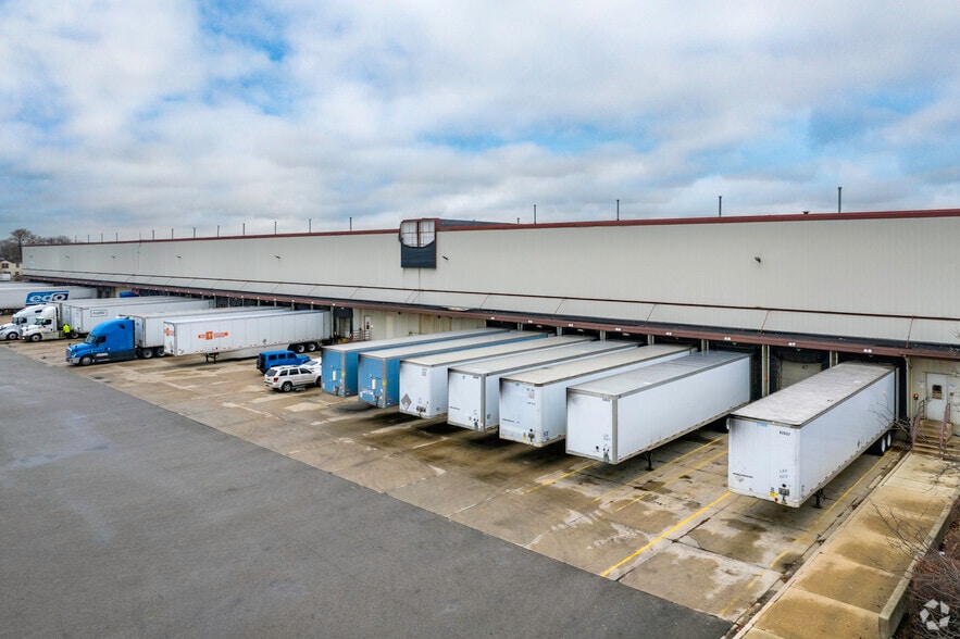 1401 N Cicero Ave, Chicago, IL for lease - Building Photo - Image 3 of 5