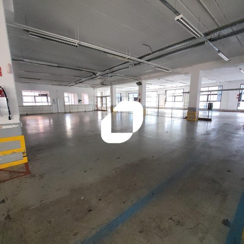 Flex in Issy-les-Moulineaux for lease Building Photo- Image 1 of 6