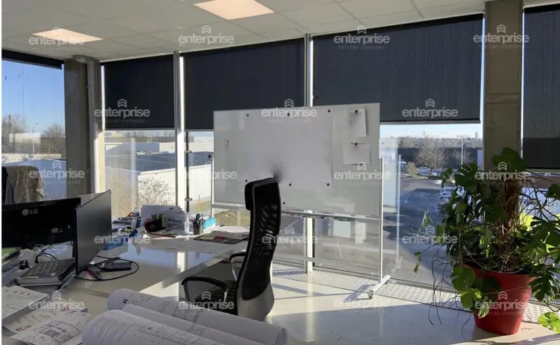 Office in Amiens for lease - Interior Photo - Image 2 of 3