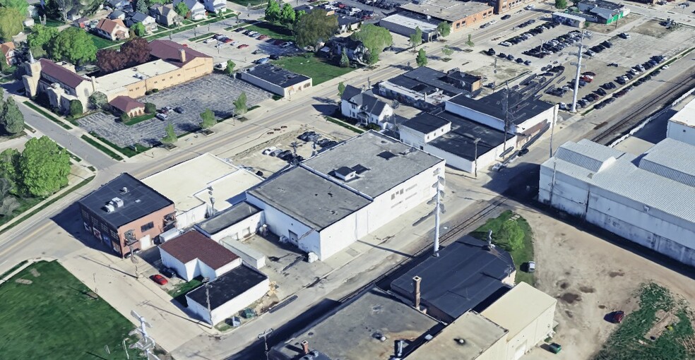 S Broadway Properties portfolio of 4 properties for sale on LoopNet.com - Building Photo - Image 2 of 5