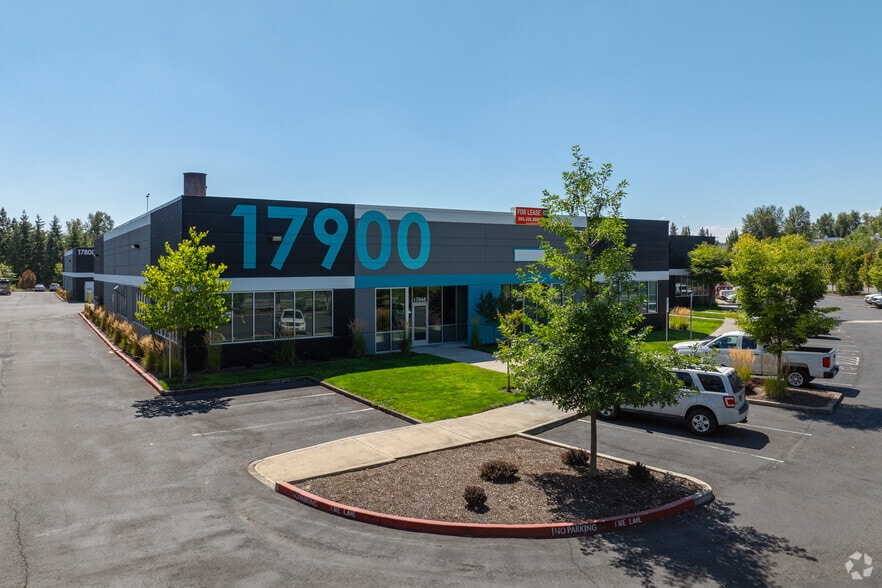 17900 NE Riverside Pkwy, Portland, OR for lease - Primary Photo - Image 1 of 5