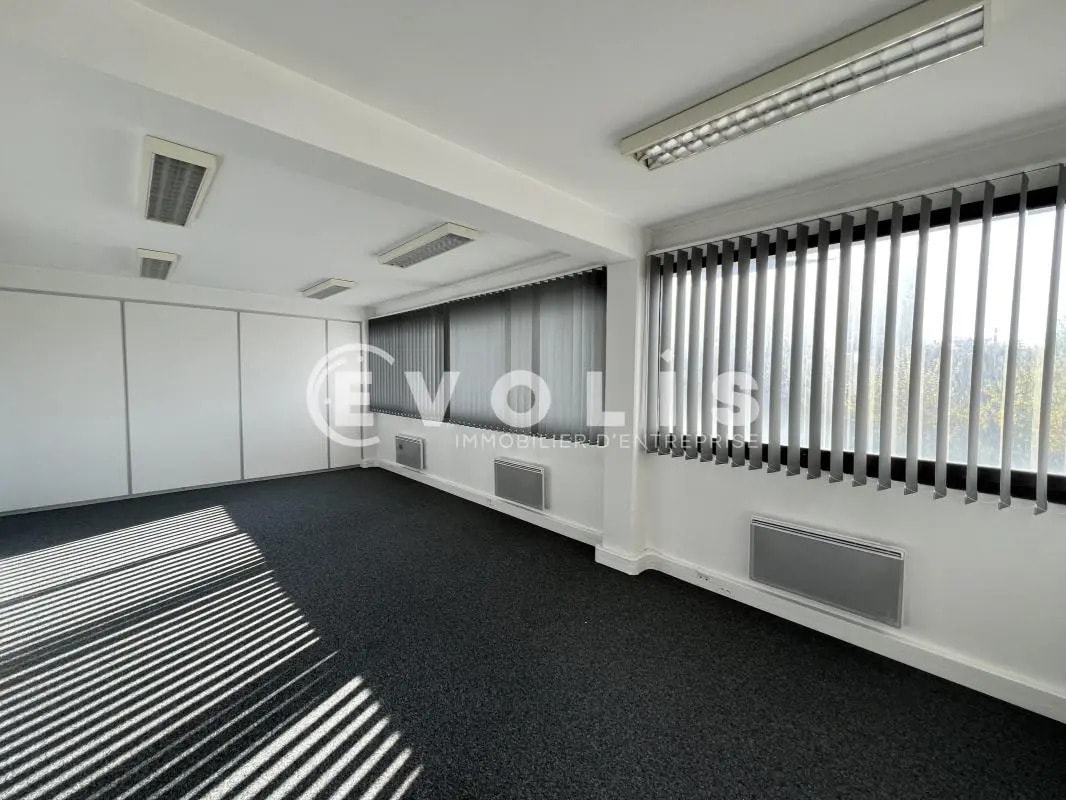 Office in Noisy-le-Grand for sale Interior Photo- Image 1 of 8