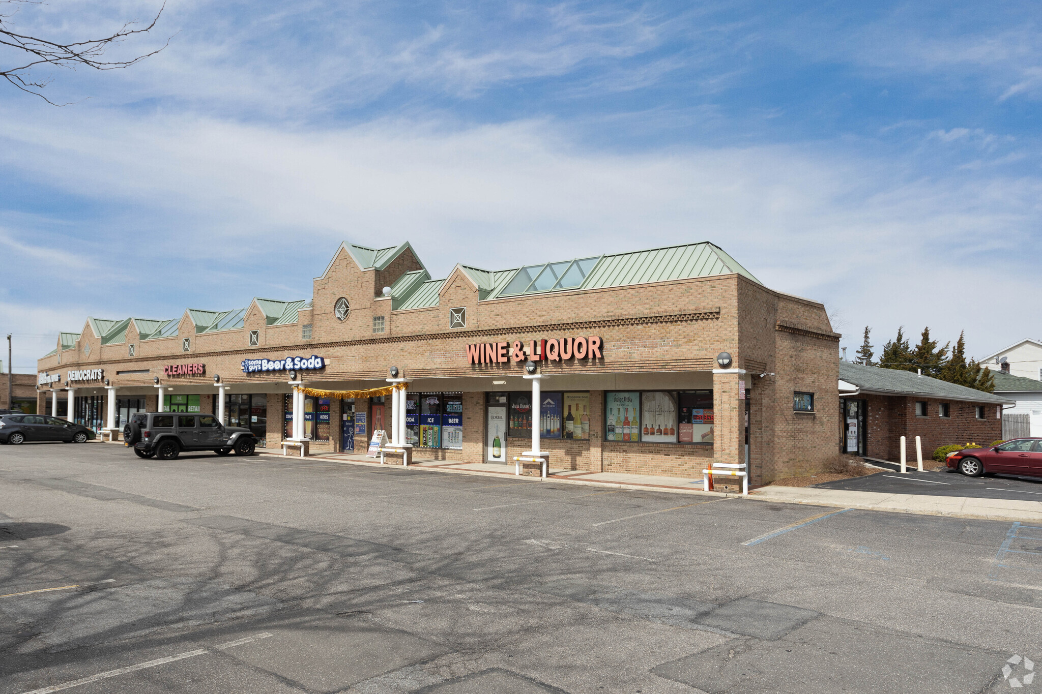 656 N Wellwood Ave, Lindenhurst, NY 11757 - Sunrise Plaza Shopping ...