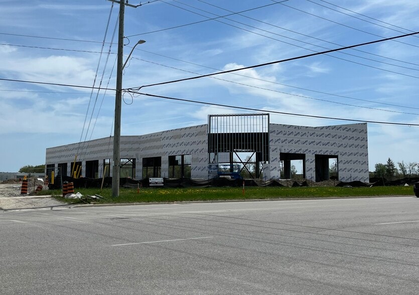 655 Veterans Dr, Barrie, ON for lease - Building Photo - Image 2 of 2