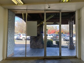 435-455 Healdsburg Ave, Healdsburg, CA for lease Building Photo- Image 2 of 3