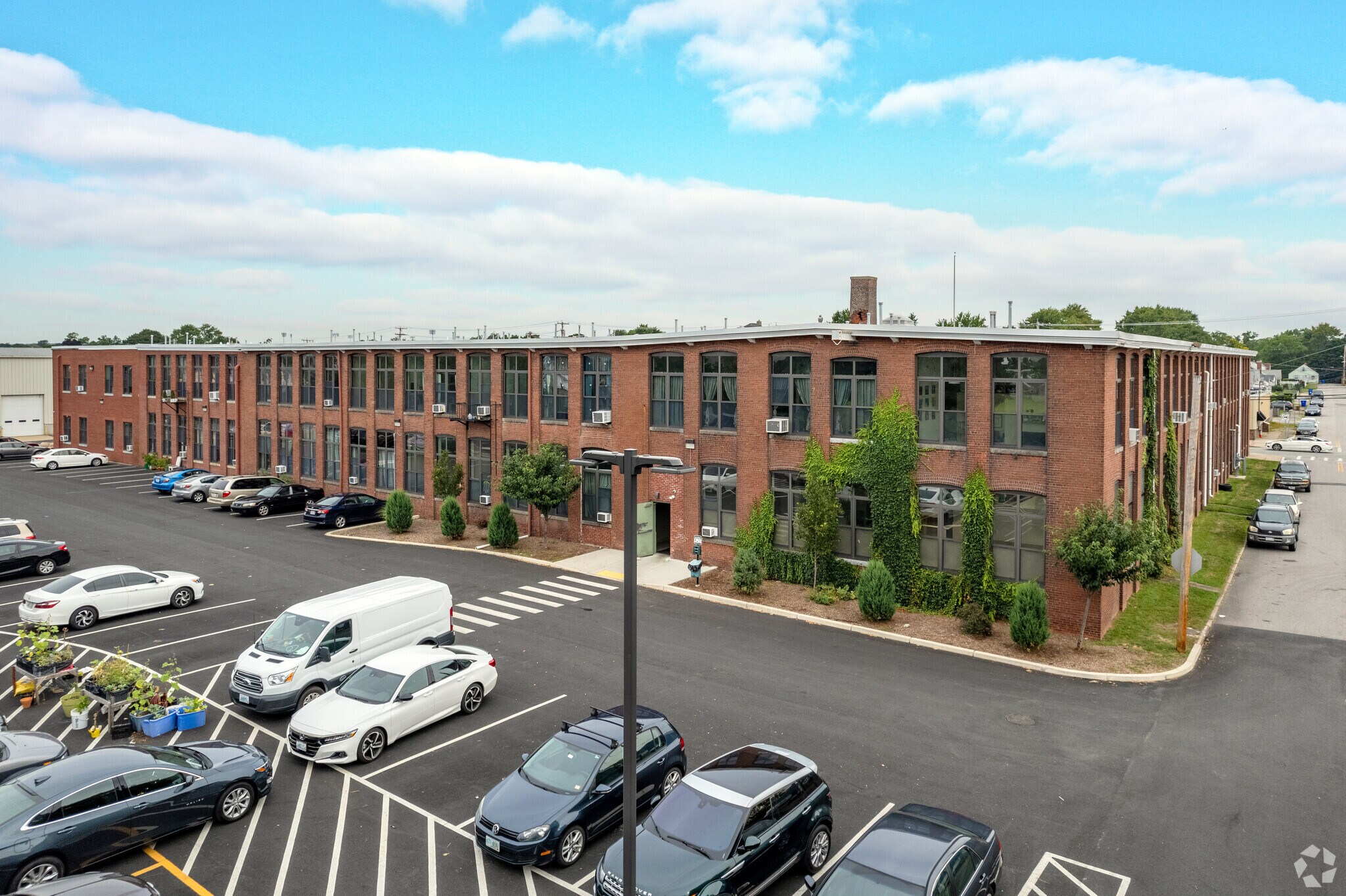 211 Columbus Ave, Pawtucket, RI for sale Primary Photo- Image 1 of 1