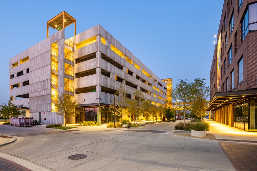 100 Jensen Dr, Houston, TX for lease - Building Photo - Image 3 of 10