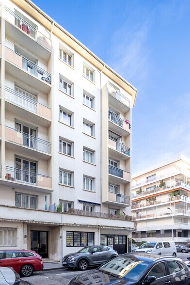 Multifamily in Lyon for sale - Building Photo - Image 2 of 4