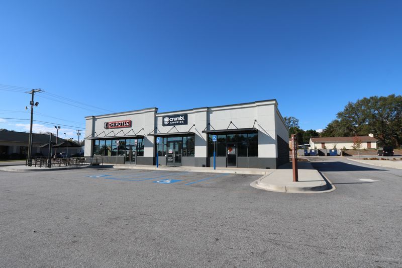 1126 W Wade Hampton Blvd, Greer, SC for lease - Building Photo - Image 2 of 4