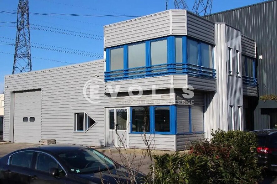 Office in Marcoussis for lease - Building Photo - Image 1 of 18