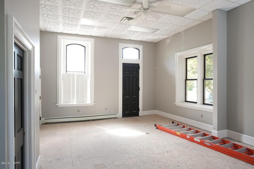 46 S Main St, Muncy, PA 17756