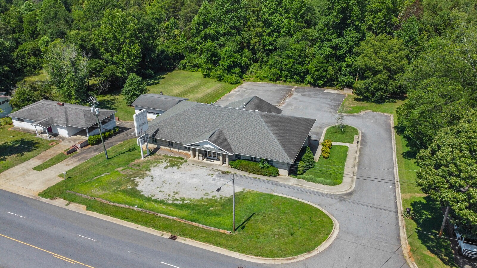 2180 Northwest Blvd, Newton, NC 28658