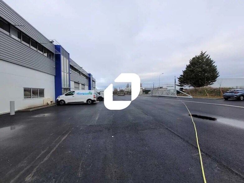 Flex in Brétigny-sur-Orge for lease - Building Photo - Image 3 of 12