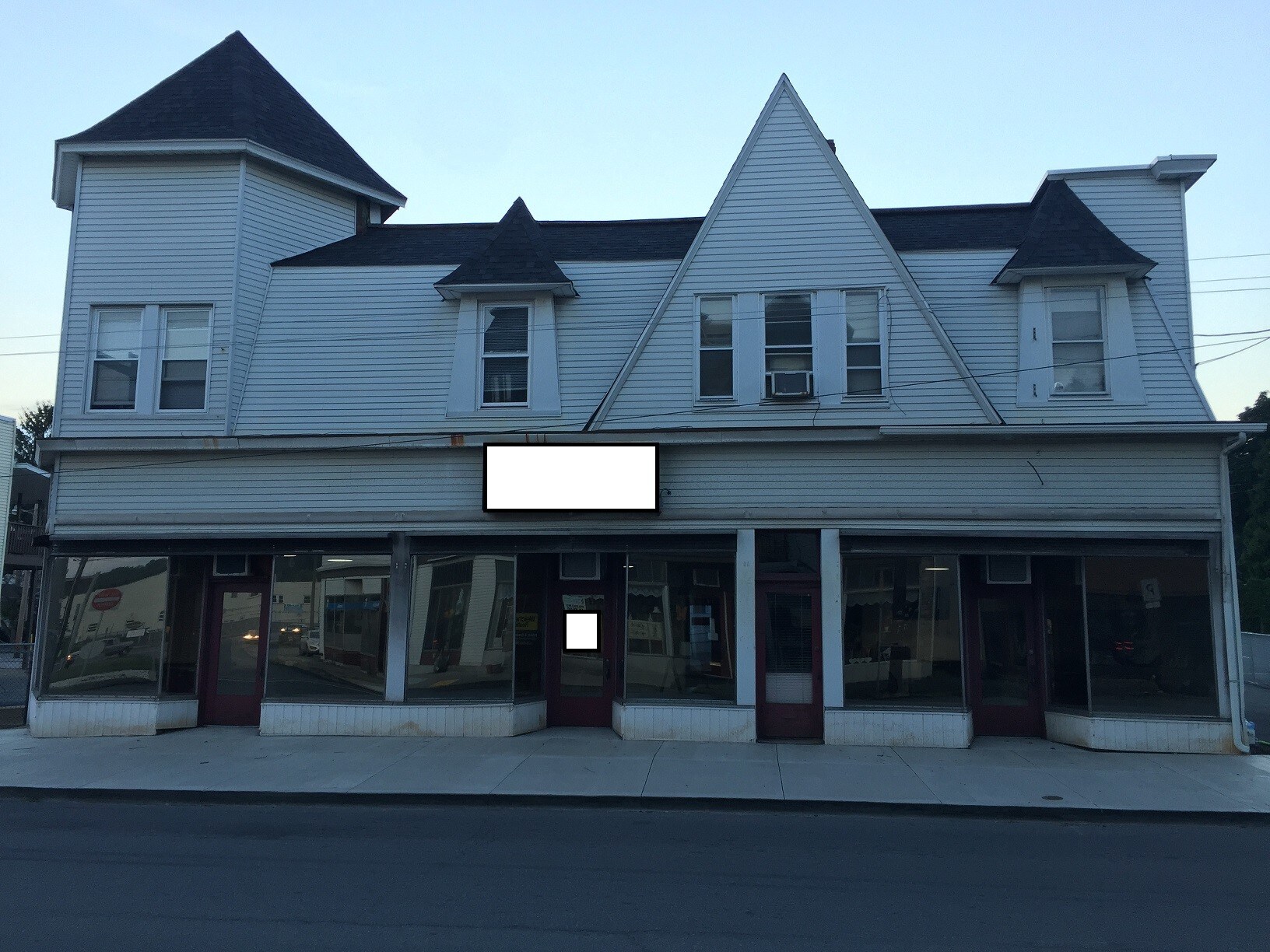 1826 Main St, Blakely, PA for sale Primary Photo- Image 1 of 1