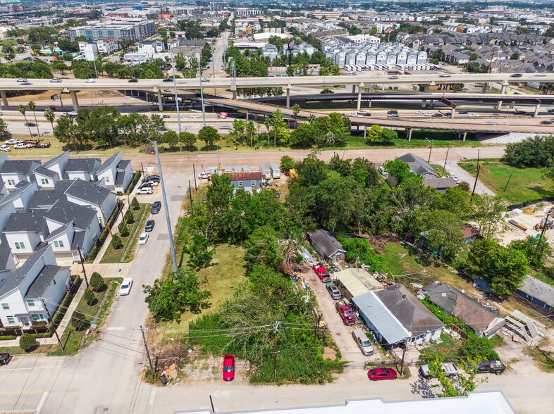 2007 Live Oak St, Houston, TX for sale - Aerial - Image 2 of 3