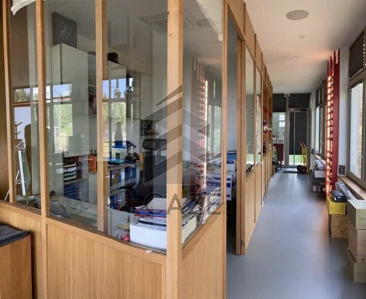 Office in Bordeaux for sale - Interior Photo - Image 2 of 2