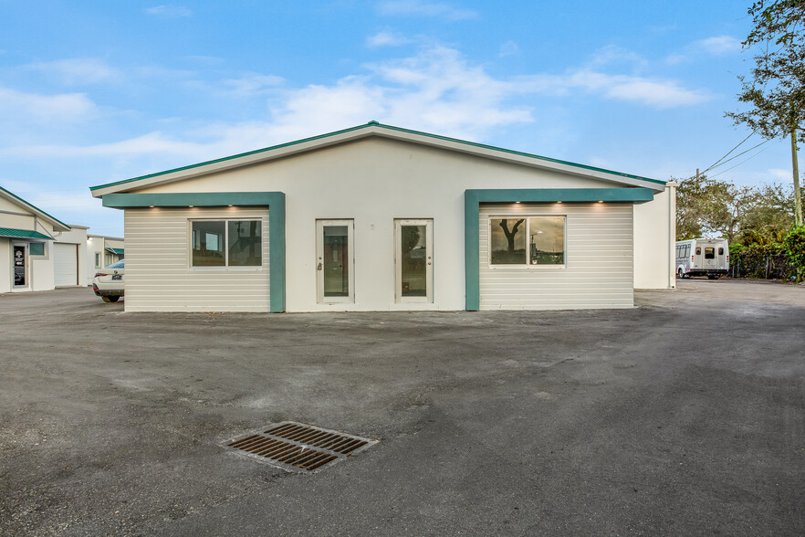 2640 NW 1st Ave, Boca Raton, FL for lease - Building Photo - Image 1 of 11