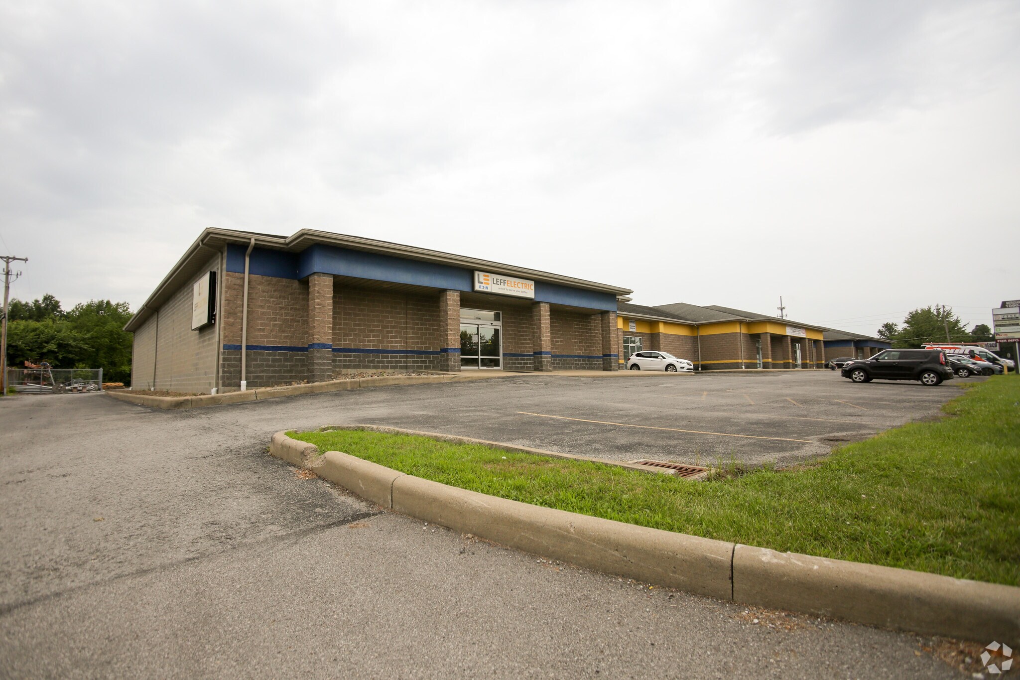 1092-1112 N Meridian Rd, Youngstown, OH for sale Primary Photo- Image 1 of 25