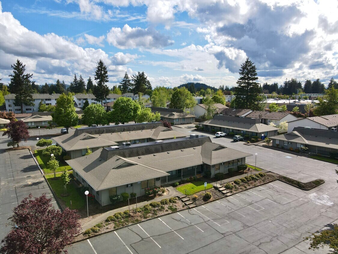 12724 SE Stark St, Portland, OR 97233 - Unit 12724 -  - Interior Photo - Image 1 of 24